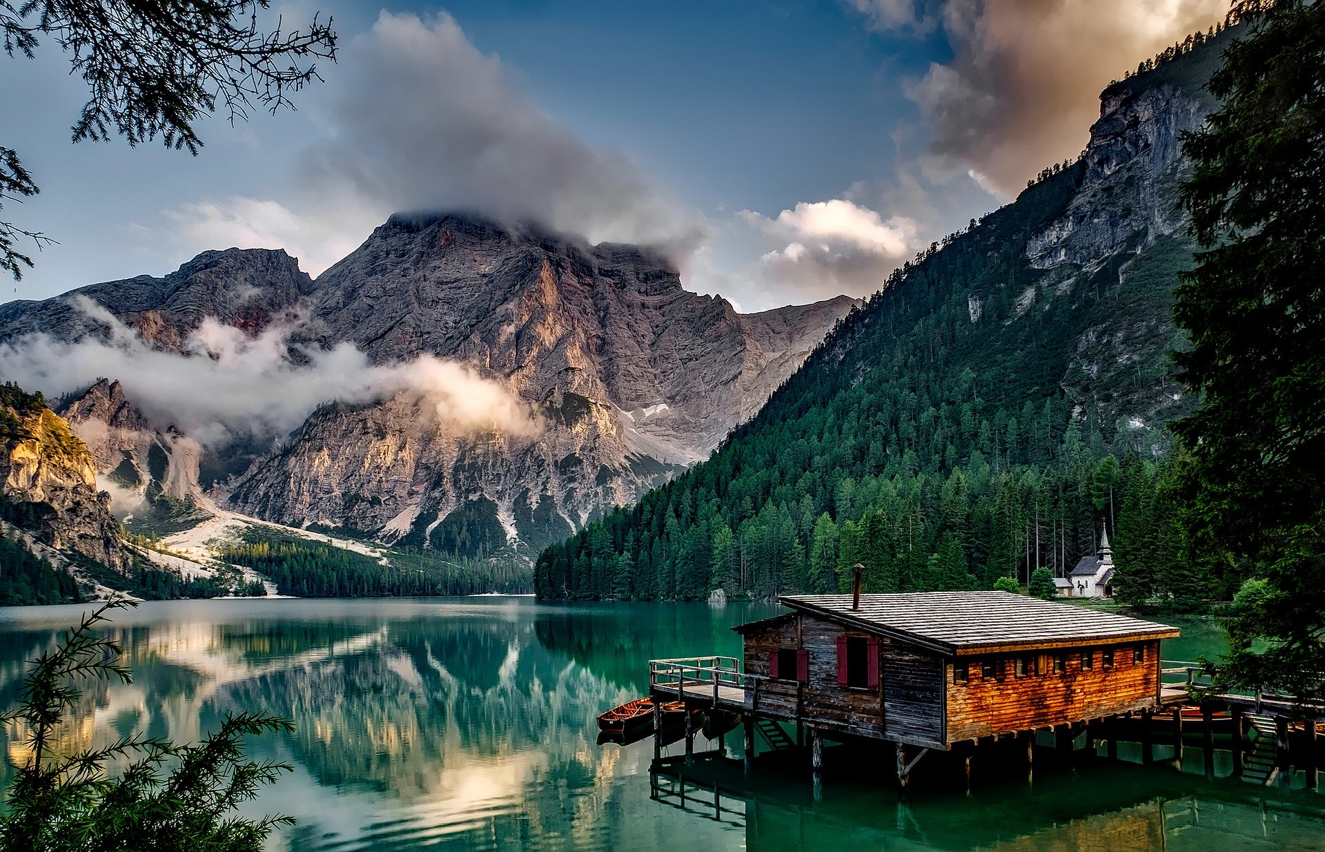 mountains-gea2fd4a8a_1920